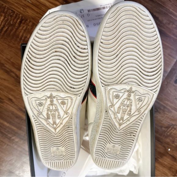 Women Gucci Sneakers - Picture 3 of 4